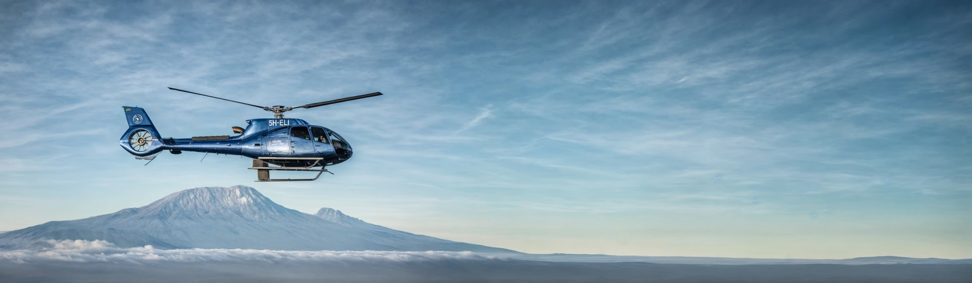 Helikopterski let iznad Kilimanjara Helikopterski let iznad Kilimanjara